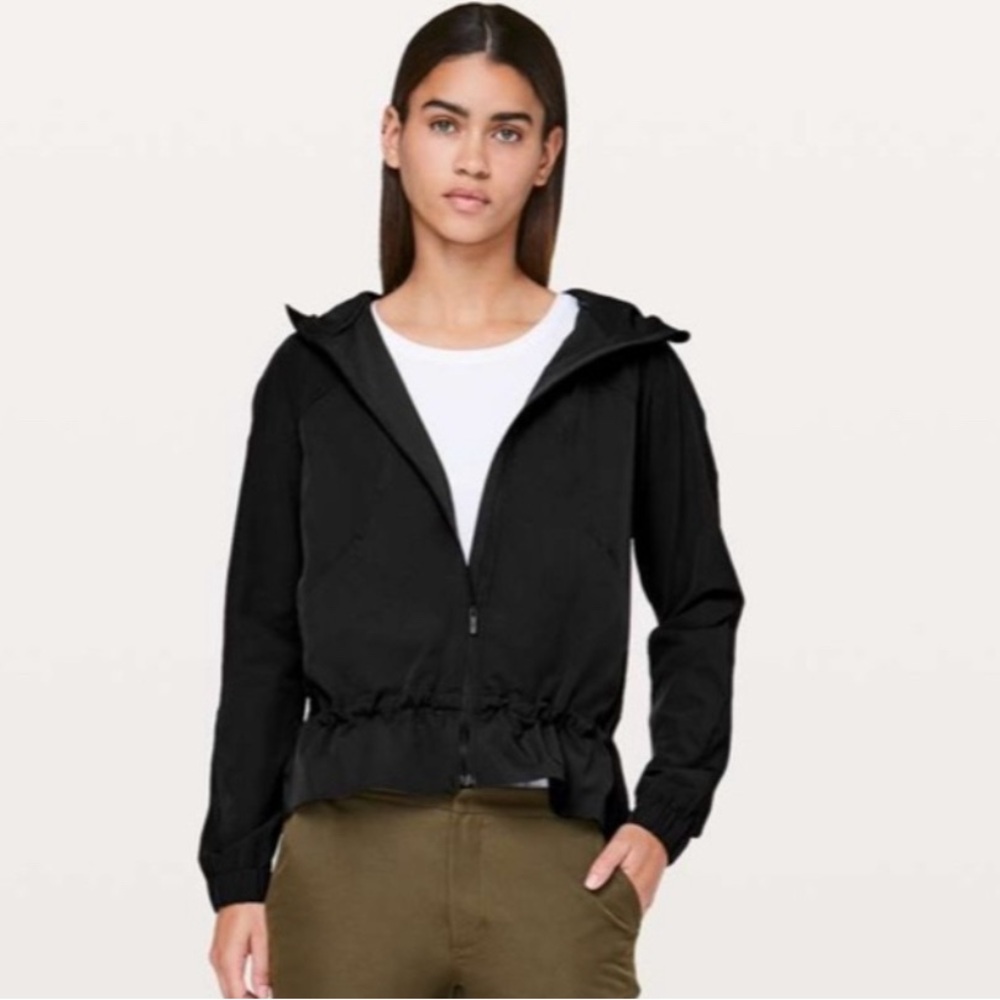 Lululemon Black Cinched Waist Wind Jacket Size 2